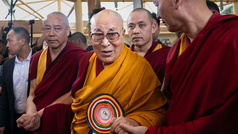 Cum arată Dalai Lama la 90 de ani. Liderul budiștilor tibetani speră să trăiască mai bine de 130 de ani