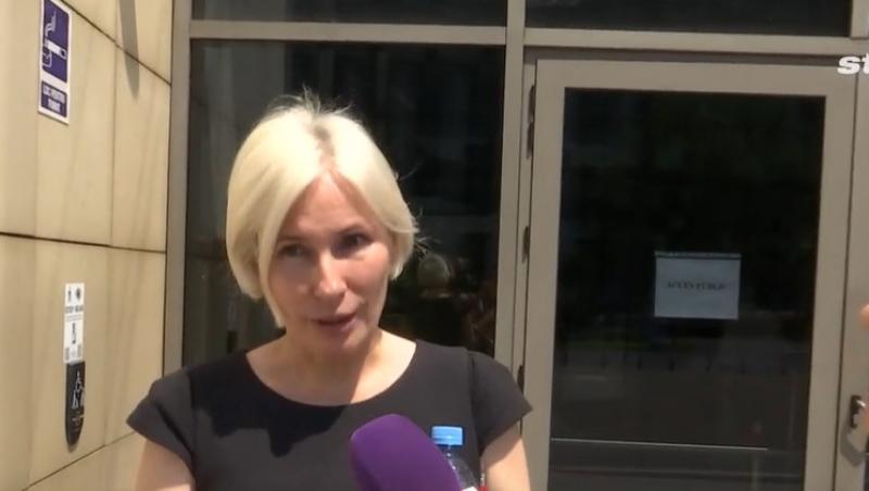 Prima decizie în procesul dintre Iustin Petrescu și Marilu Dobrescu. Băiatul a venit însoțit de actuala iubită la Tribunal