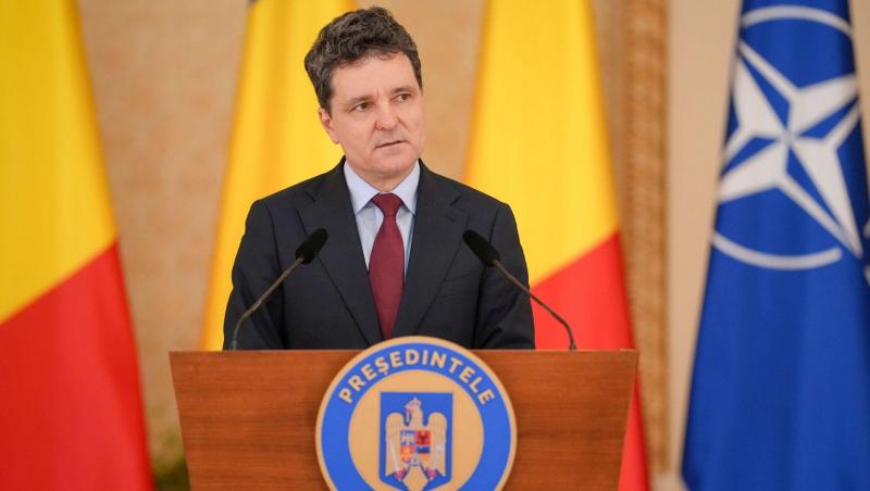 Imaginile cu Nicușor Dan în pijama și papuci de casă, care au stârnit reacții aprinse. Cum a fost surprins Președintele României