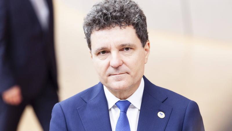 Imaginile cu Nicușor Dan în pijama și papuci de casă, care au stârnit reacții aprinse. Cum a fost surprins Președintele României