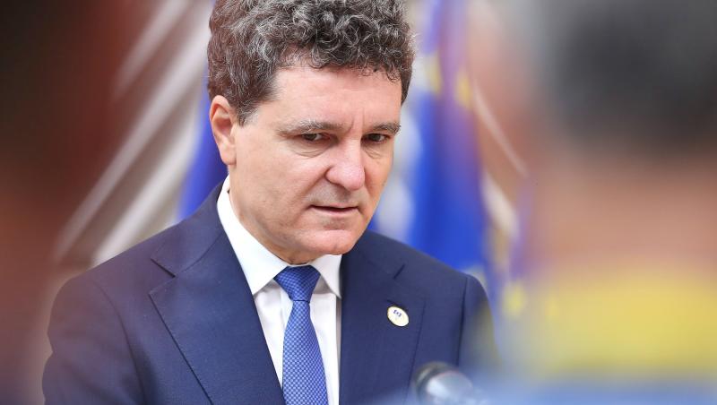 Imaginile cu Nicușor Dan în pijama și papuci de casă, care au stârnit reacții aprinse. Cum a fost surprins Președintele României