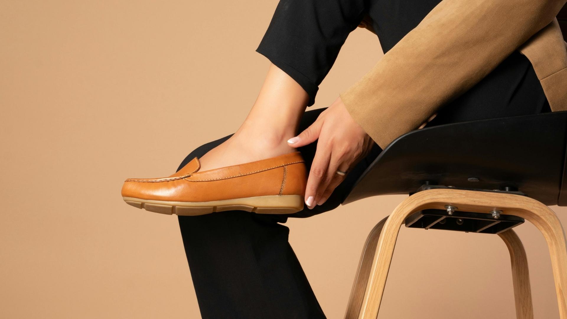 (P) Pantofii loafer: încălțăminte ușoară, aerisită, făcută pentru mișcare