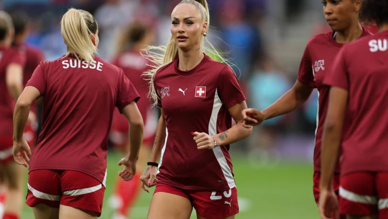 Cum arată acum cea mai frumoasă fotbalistă din lume, după ce a apelat la ajutorul medicului estetician. Sportiva, de nerescunocut