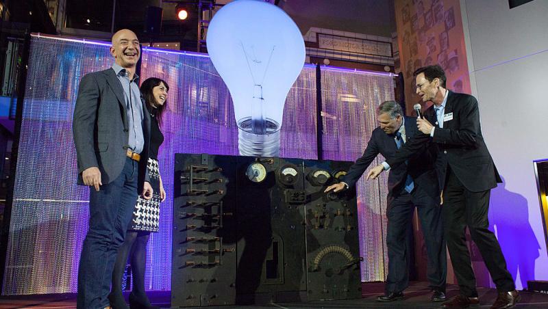 Cum arată fosta soție a lui Jeff Bezos. MacKenzie Scott l-a ajutat să construiască un imperiu