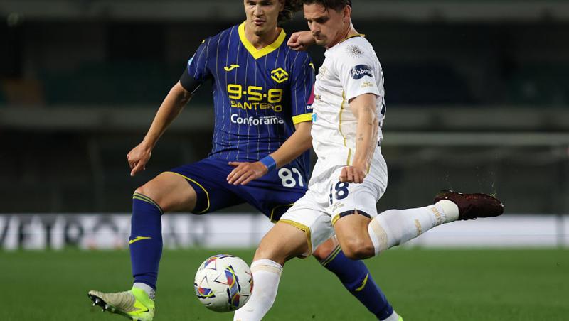 Răzvan Marin s-a căsătorit civil. Câte ținute a schimbat Crina. Iubita fotbalistului a strălucit în ziua nunții