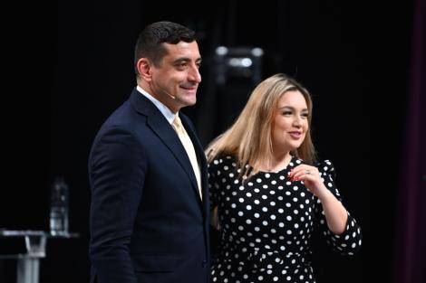 Cum arată soția lui George Simion în costum de baie. Ilinca, surprinsă alături de liderul AUR și de fiul lor, pe litoral