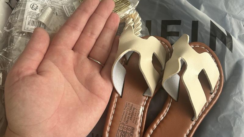 O tânără și-a comandat niște papuci pe un site folosit de numeroși români. Nu i-a venit să creadă ce a primit, de fapt