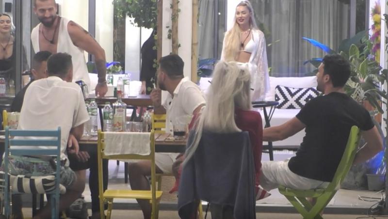 Insula Iubirii PLUS - Twin Villa, sezon 9. Primire incendiară pentru George Vornicu: „Nu prea ai tinerele pe aici”