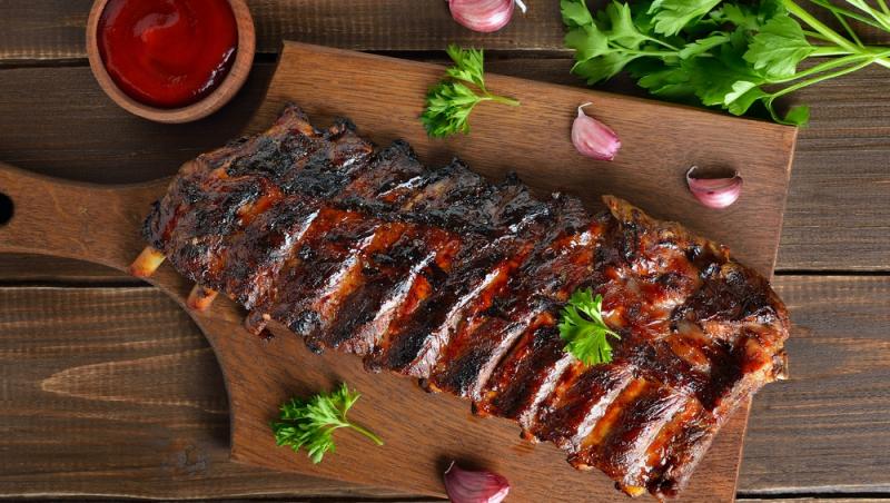 5 rețete cu carne de porc la grătar. Sfaturi pentru a te bucura de cele mai delicioase preparate
