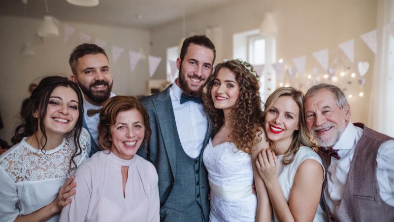 O mireasă a primit o cerință mai puțin obișnuită de la socrii în luna de miere. Internauții au avertizat-o: „Red flag”