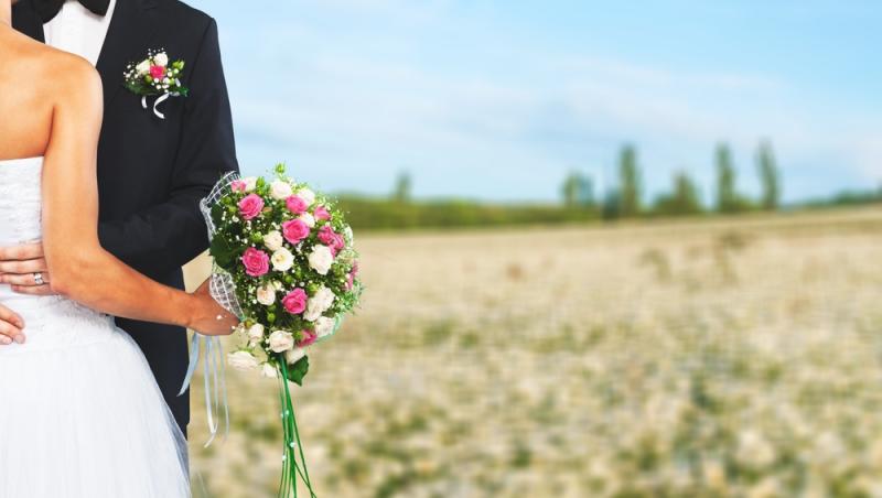 O mireasă a primit o cerință mai puțin obișnuită de la socrii în luna de miere. Internauții au avertizat-o: „Red flag”