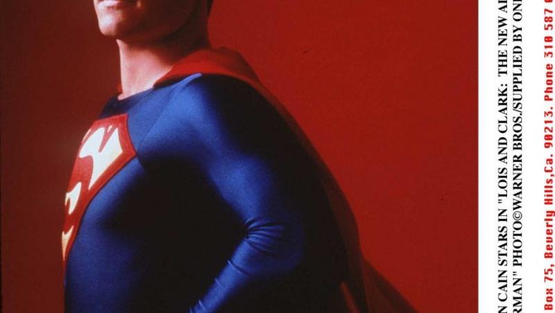 Dean Cain îmbrăcat în Superman