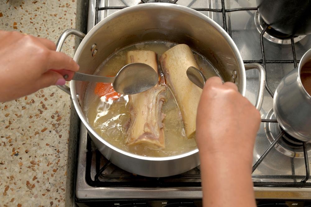 Supa de oase: proprietăți și beneficii pentru sănătate