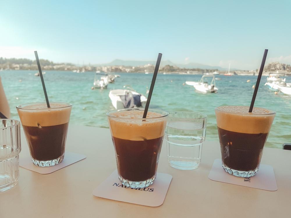 Rețetă de frappe. Cum să faci acasă cea mai populară băutură a verii