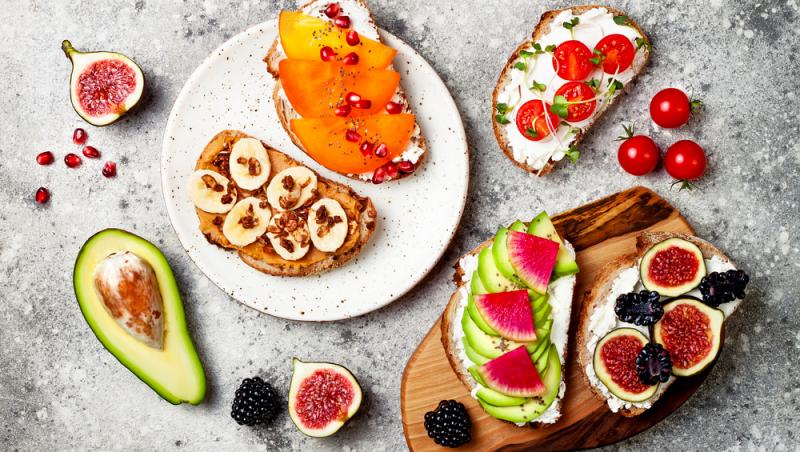 Pentru un mic-dejun de post alege alimente bogate în proteine vegetale, grăsimi sănătoase și carbohidrați