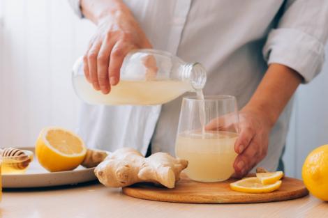 Cum să incluzi ghimbirul în dieta ta: 5 rețete de suc de ghimbir de făcut acasă