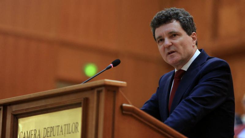 Președintele Nicușor Dan, criticat pentru alegerile sale vestimentare la o drumeție în natură. Cum a apărut la un festival