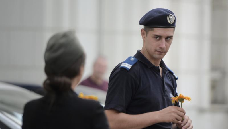 Motivul pentru care jandarmii înarmați au împânzit stațiile de metrou. Ce se întâmplă de fapt în București