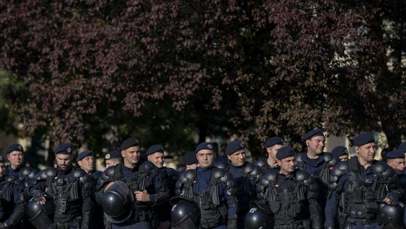 Motivul pentru care jandarmii înarmați au împânzit stațiile de metrou. Ce se întâmplă de fapt în București