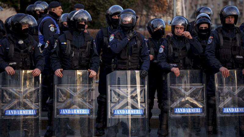 Motivul pentru care jandarmii înarmați au împânzit stațiile de metrou. Ce se întâmplă de fapt în București