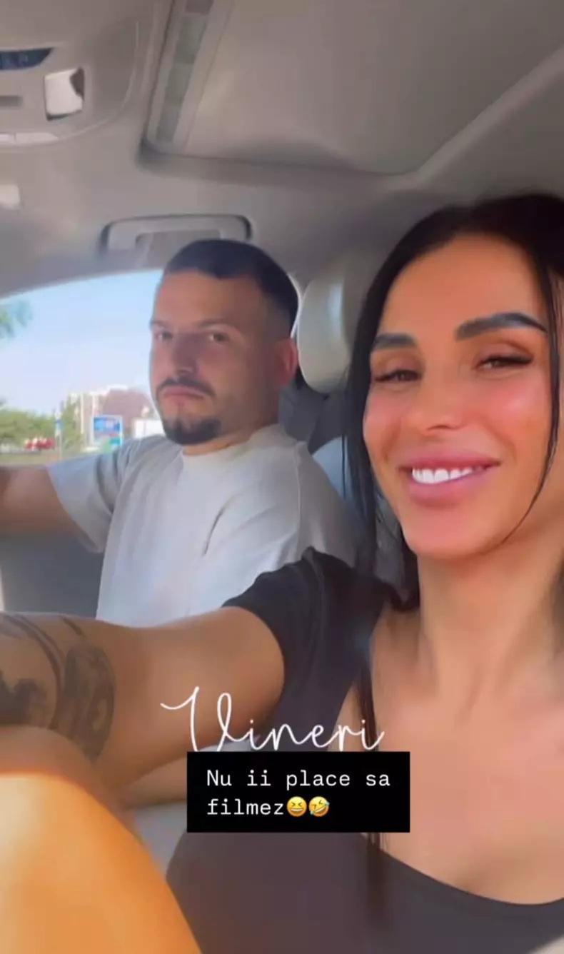 O imagine postată pe rețelele sociale de Daniela Crudu, în care apare alături de iubitul ei