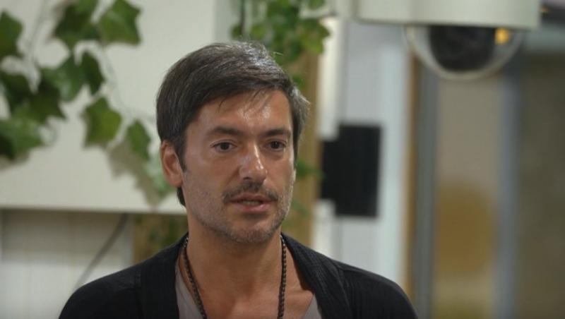 Insula Iubirii, 12 august 2025. Radu Vâlcan a întrerupt petrecerea băieților pentru o discuție în privat. Cum a reacționat Marius