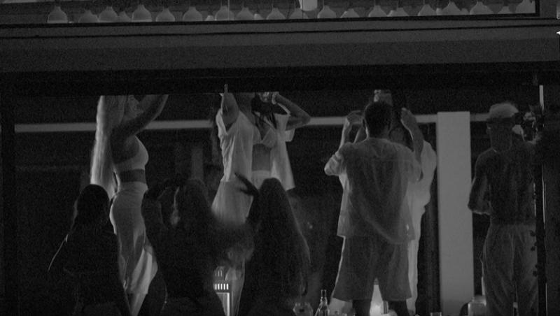 Insula Iubirii, 13 august 2025. O pană de curent a schimbat totul în casa băieților. Ce dorințe ascunse au ieșit la iveală