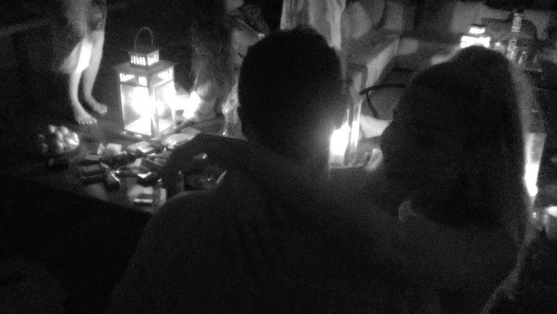 Insula Iubirii, 13 august 2025. O pană de curent a schimbat totul în casa băieților. Ce dorințe ascunse au ieșit la iveală