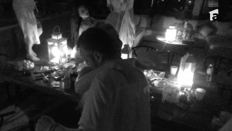 Insula Iubirii, 13 august 2025. O pană de curent a schimbat totul în casa băieților. Ce dorințe ascunse au ieșit la iveală