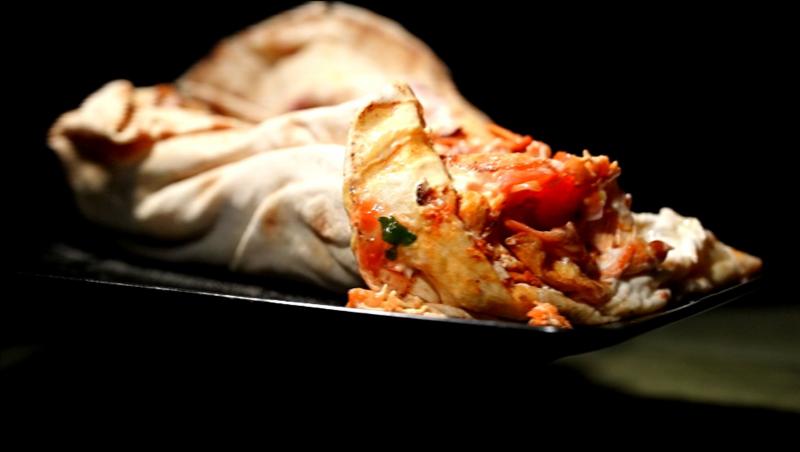 imagine cu o shaorma