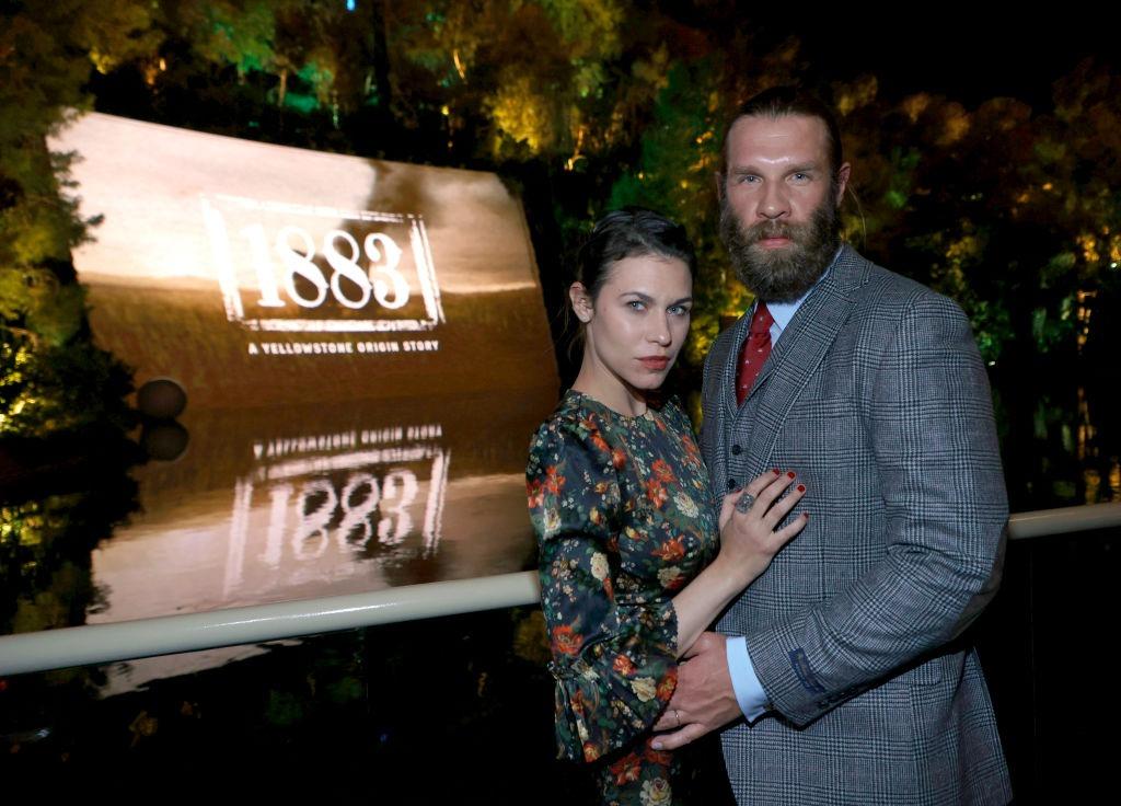 Ana Ularu alături de Marc Rismann, ambii îmbrăcați în ținute elegante