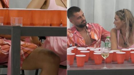Insula Iubirii Plus, sezonul 9. Gesturile intime pe sub masă nedifuzate la TV. Ce promisiune a rugat-o Teo pe Ella să îi facă