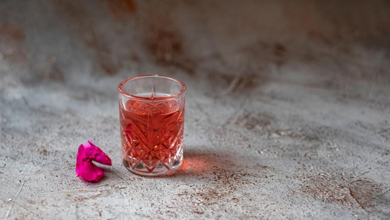 Cocktailuri cu vodkă pe care le poți face foarte simplu acasă. De la variantele clasice la cele inedite