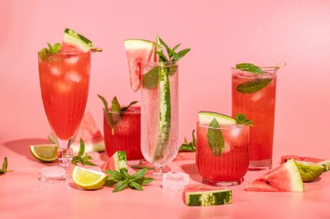 Vrei o băutură specială? Iată 5 băuturi cu pepene delicioase pentru zile toride!
