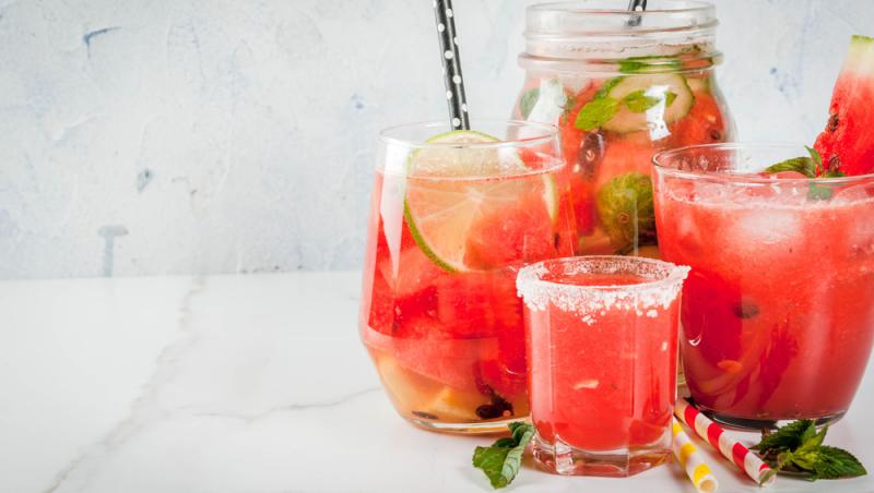 Vrei o băutură specială? Iată 5 băuturi cu pepene delicioase pentru zile toride!