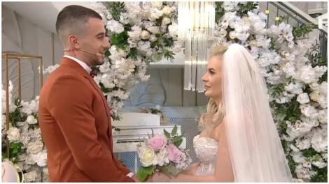 Mireasa sezonul 10. Ionela s-a pozat cu bebelușul nou născut, David- Noah. În ce ipostaze au apărut pe internet