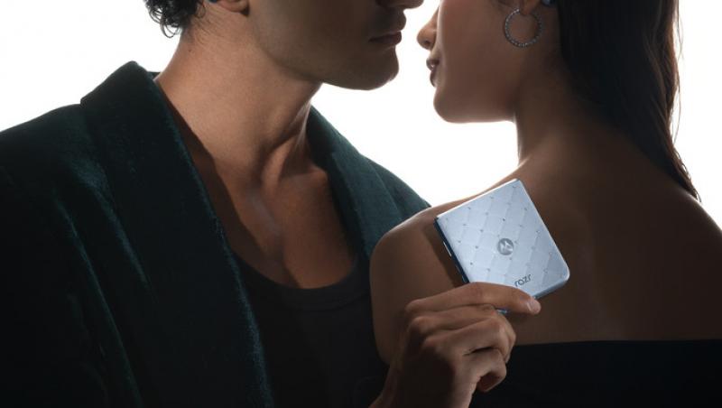 Motorola lansează un telefon Razr acoperit în cristale Swarovski. Cum arată și cât costă smartphone-ul
