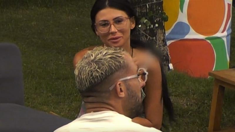 Insula Iubirii, 18 august 2025. Ispita Cătălin i-a dat Mariei un bilet cu un mesaj neașteptat. Ce cred ispitele despre Bianca Dan