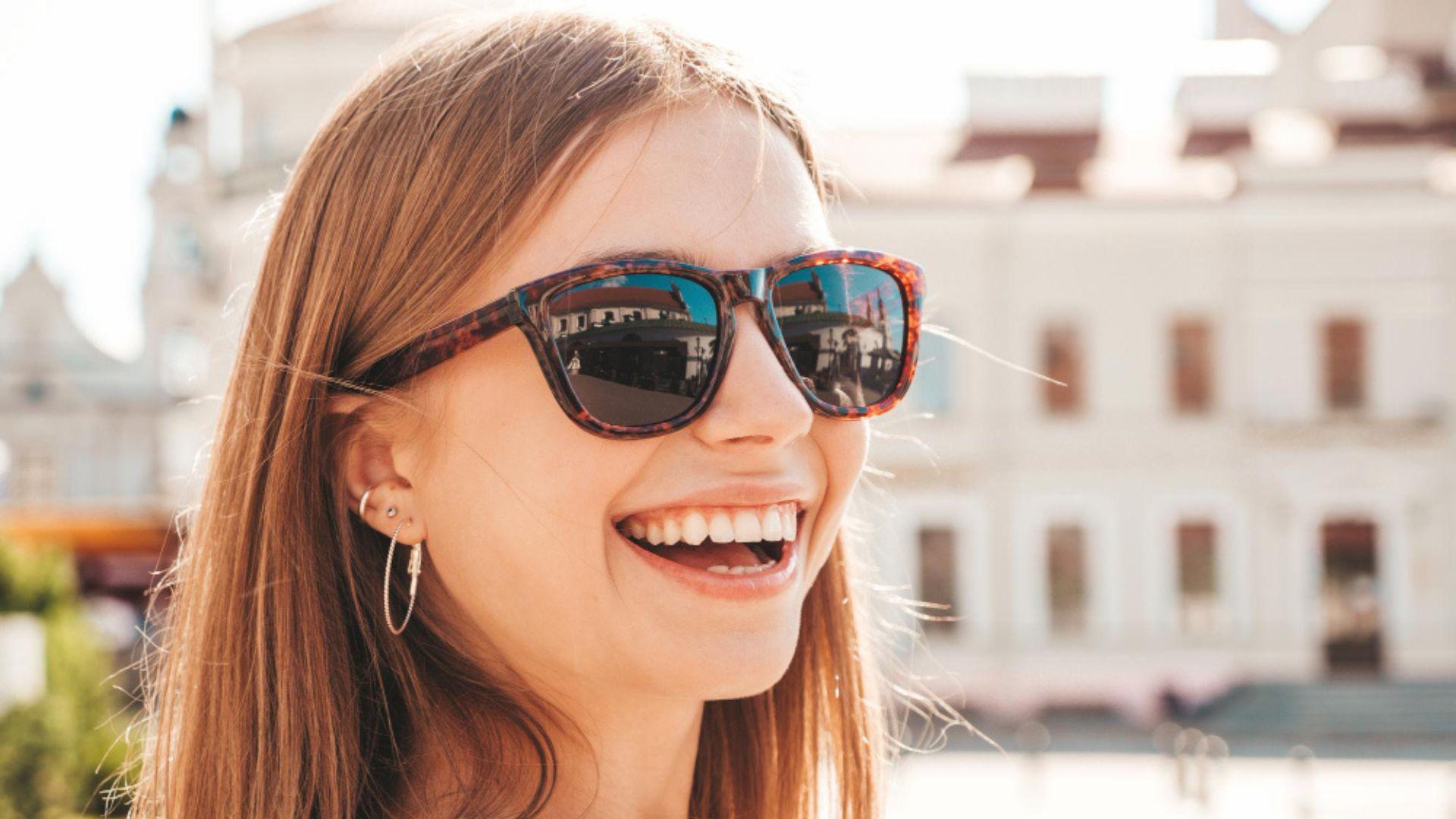 (P) Ghid de cumpărături: Ce trebuie să știi &icirc;nainte să-ți iei o nouă pereche de ochelari de soare