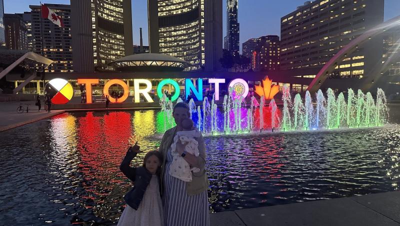 O femeie nu și-a dat seama că era însărcinată până când nu a născut. Cum s-a întors familia din vacanță