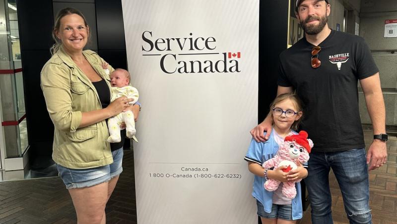 O femeie nu și-a dat seama că era însărcinată până când nu a născut. Cum s-a întors familia din vacanță