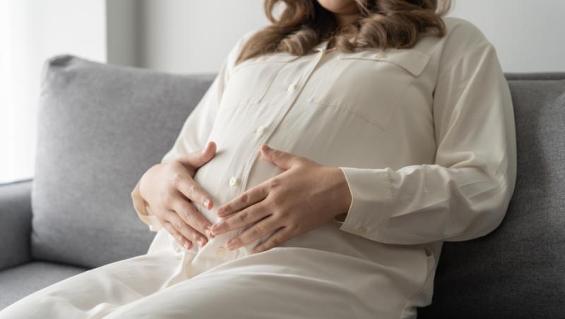 O femeie nu și-a dat seama că era însărcinată până când nu a născut. Cum s-a întors familia din vacanță