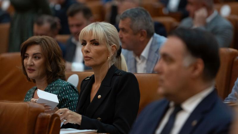 Laura Vicol, prima reacție după ce a fost acuzată că a sfidat legea la meciul Rapid- FCSB. Cum a fost surprinsă în tribune