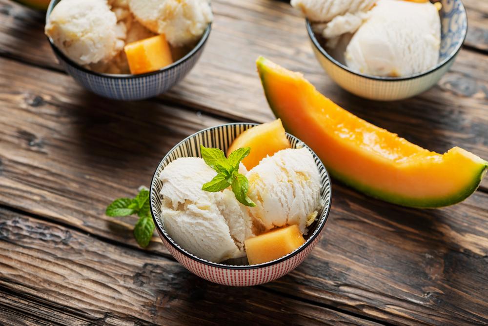 &Icirc;nghețată de casă cu pepene galben. Rețetă ușoară, de vară