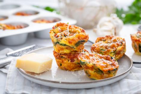 Cele mai bune brioșe pentru mic-dejun. 6 rețete de brioșe potrivite și ca aperitive sau gustări