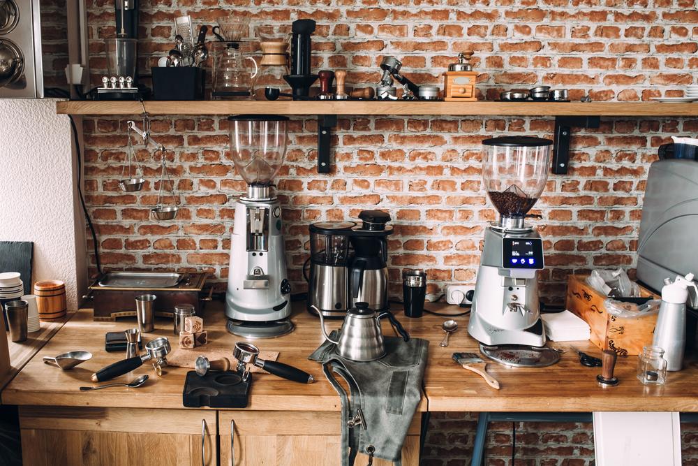 mai multe tipuri de aparate cu ajutorul cărora poți prepara cafeaua