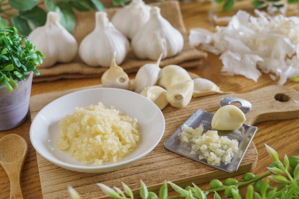 Ce se &icirc;nt&acirc;mplă &icirc;n corp dacă măn&acirc;nci usturoi &icirc;n fiecare zi