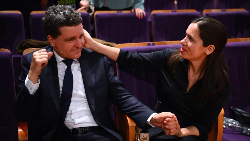 Nicușor Dan și familia sa au făcut spectacol pe ringul de dans la o nuntă, lângă București. Cum a fost surprins președintele