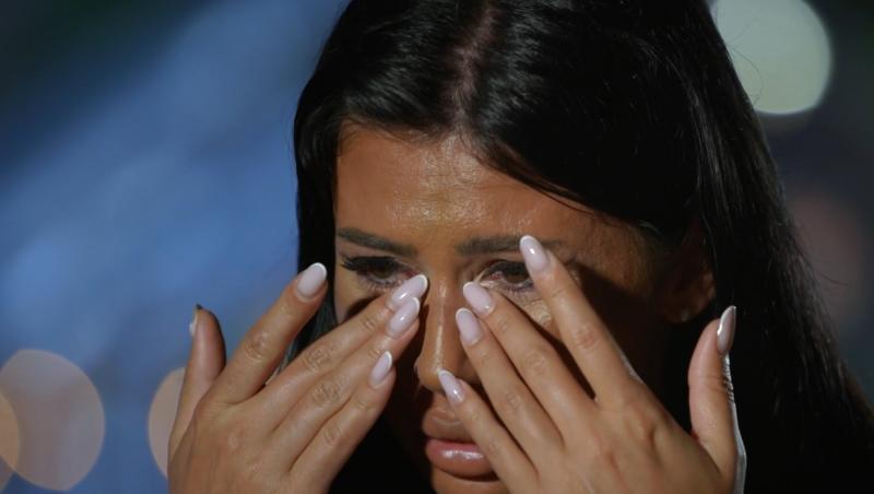 Insula Iubirii, 20 august 2025. Bianca Dan, în lacrimi la ceremonia focului. Ce a făcut-o pe concurentă să plângă: „Nu merit!”