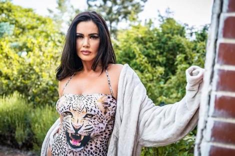 Imaginile cu Oana Zăvoranu care i-au îngrijorat pe fani. În ce ipostaze s-a fotografiat vedeta